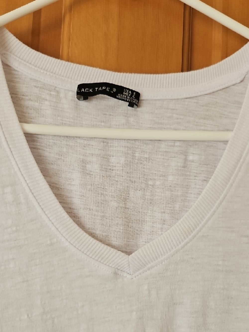 Black Tape Size S Women's White V-Neck Long Sleeve Top With Gathered Cuffs - Picture 4 of 9